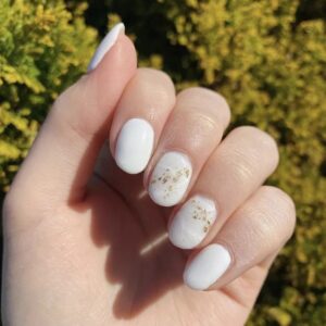 Nail Art Minimalis